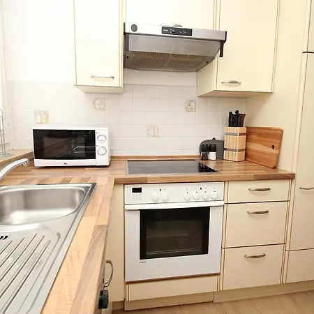 Vorderreihe, 157 * Lübeck